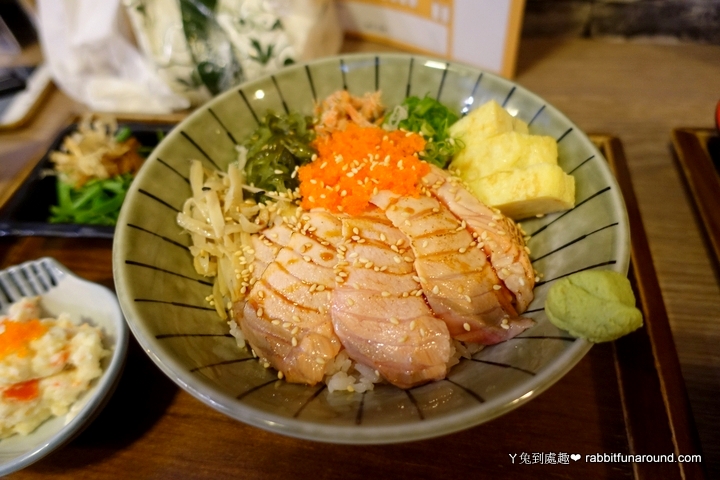 炙燒鮭魚丼飯2
