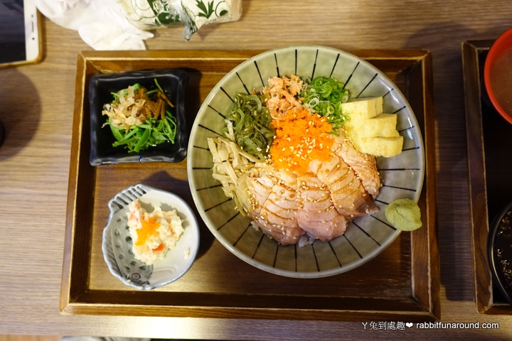 炙燒鮭魚丼飯