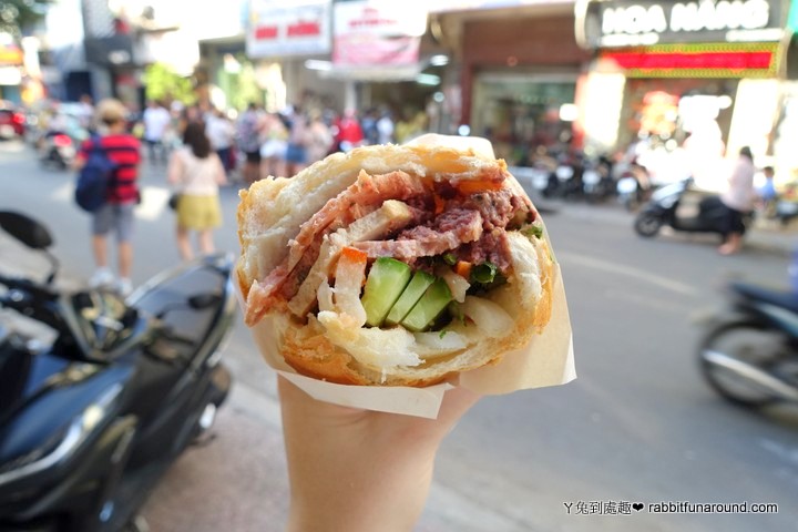 【胡志明】豬肝醬法國麵包 Bánh Mì Hùynh Hoa。胡志明必吃美食！
