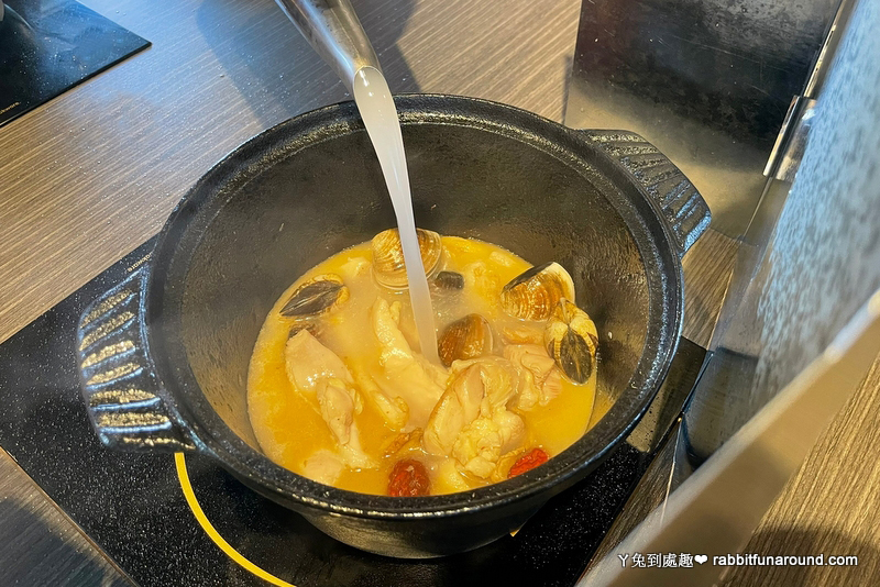 爆炒蒜頭蛤蜊湯底