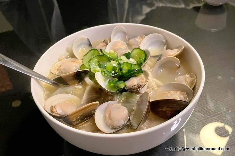 高雄鳳山美食》舊鍋燒美食餐廳 JO Noodles。滿滿大顆蛤蜊鍋燒麵