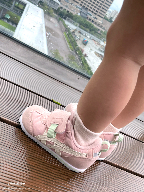 粉色學步鞋